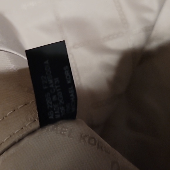 The Michael Large Animal Print Logo Tote Bag NWOT - Picture 7 of 7